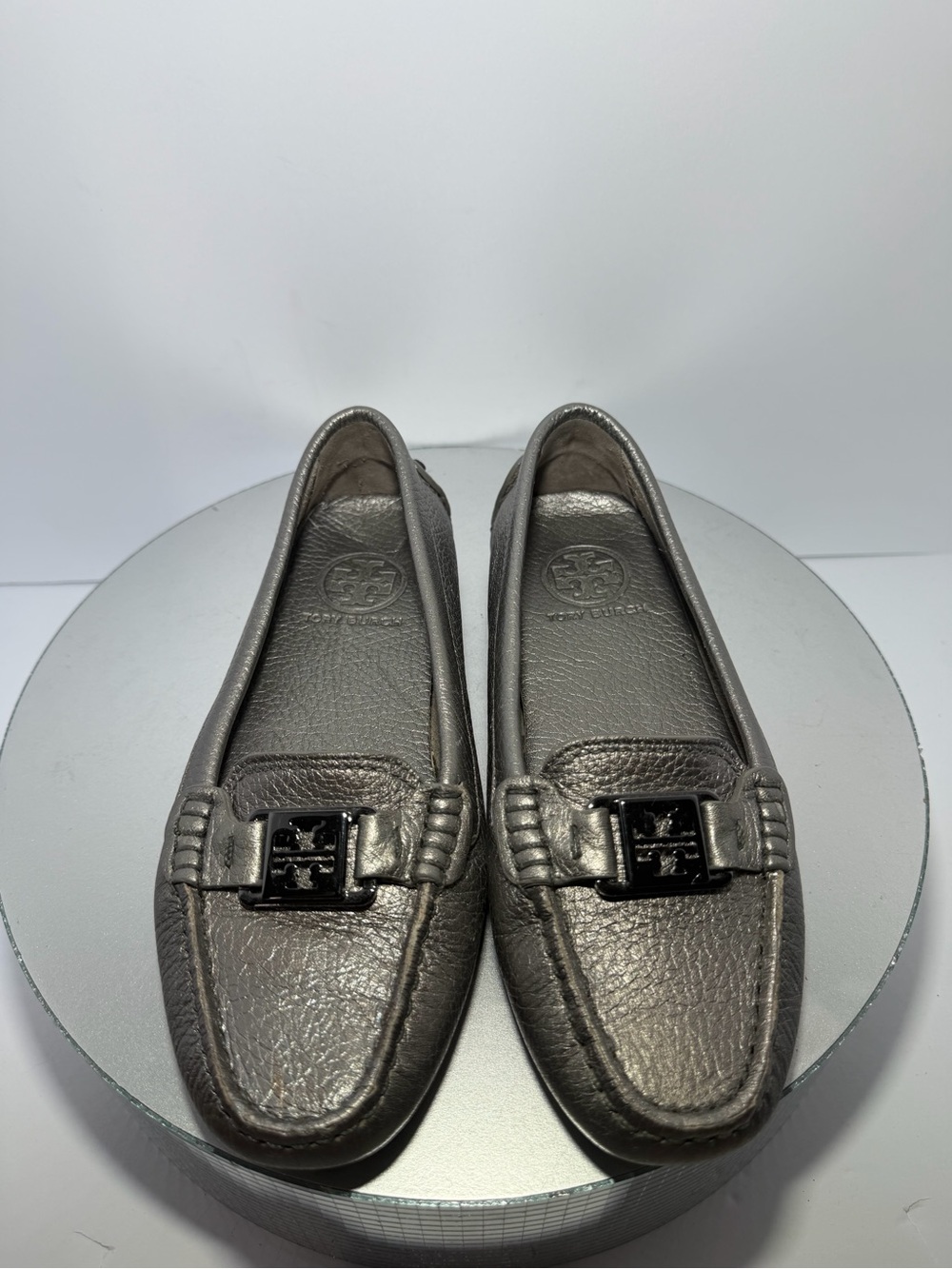 Tory Burch Pewter Leather Logo Bit Loafers size 5.5 Exellent condition